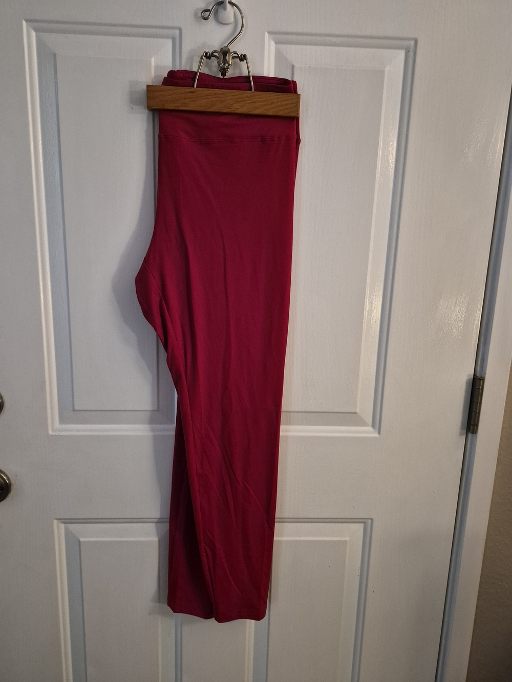 High-Rise Stretch Leggings in Bright Fuchsia